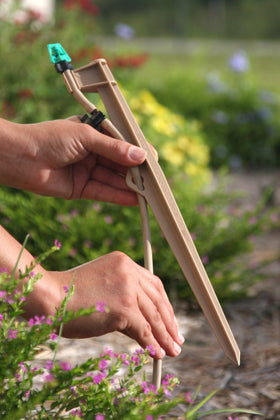 Mister Landscaper Tan Landscape Stake Assembly 27in vinyl tubing supports flexible, tidy line routing.