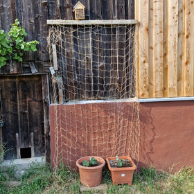 Miuezuth jute netting is biodegradable, supporting eco-friendly gardening.