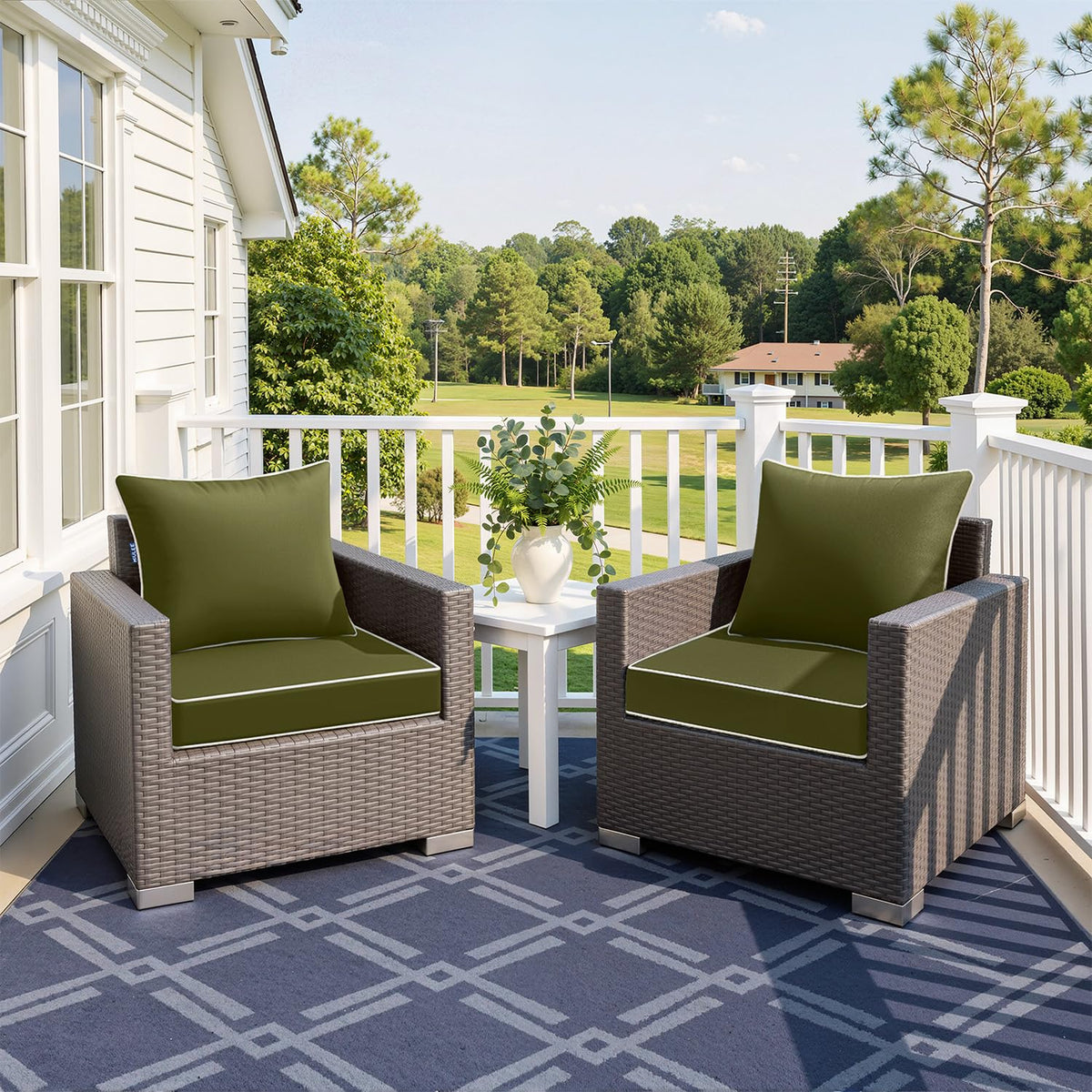 MIULEE back cushion offers firmer support for outdoor chairs.