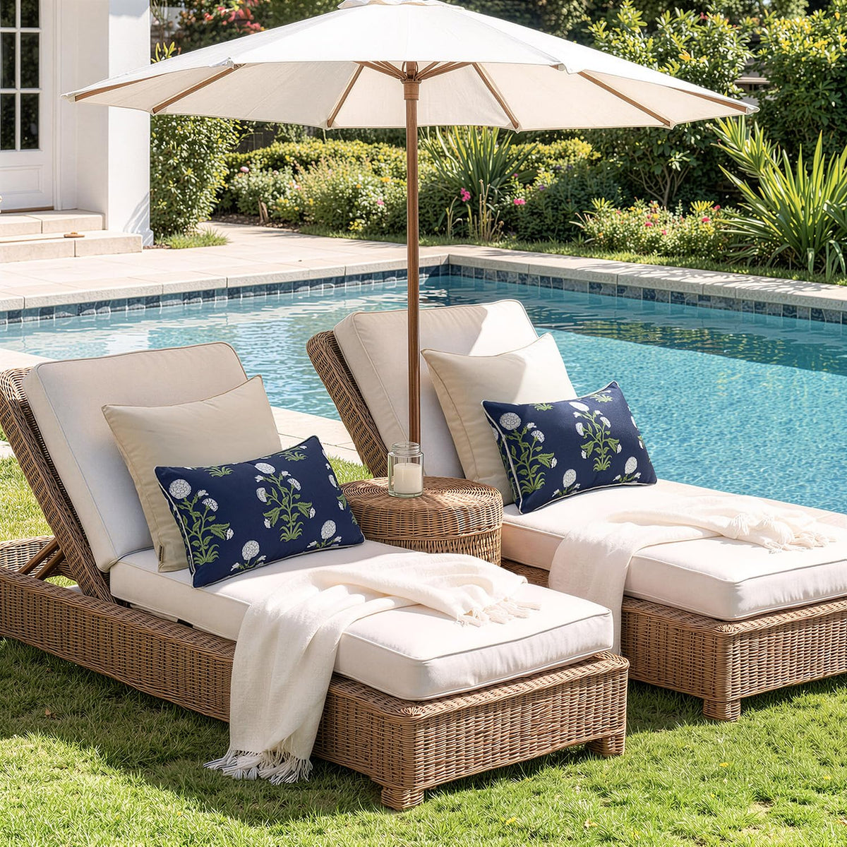 MIULEE easy-care cover is machine washable for quick patio upkeep.
