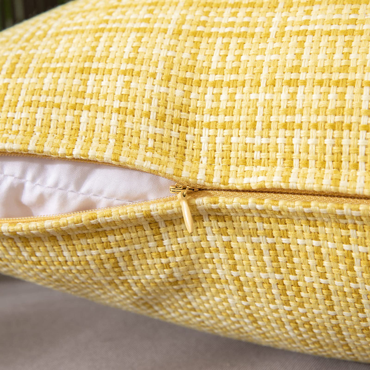 MIULEE patio setup with yellow farmhouse-style cushions.