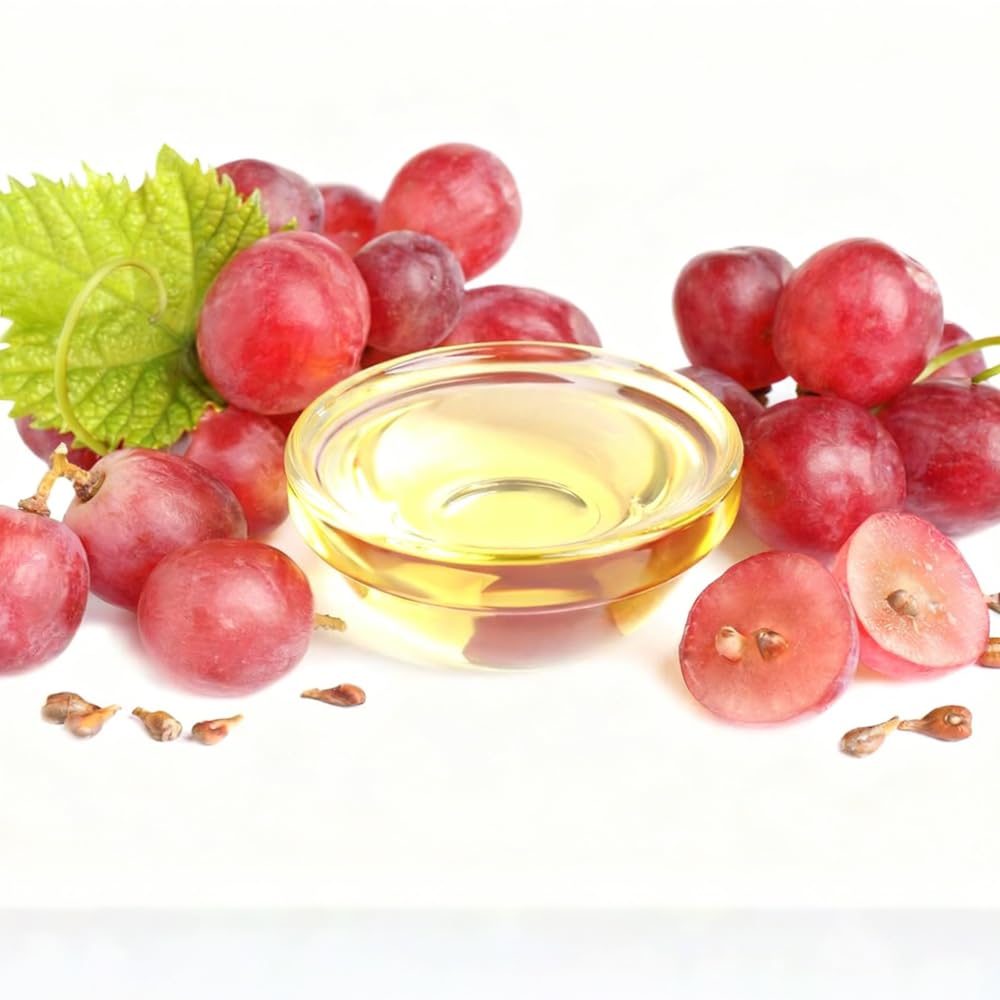 Mixrug fresh red grape harvest ready for snacks.