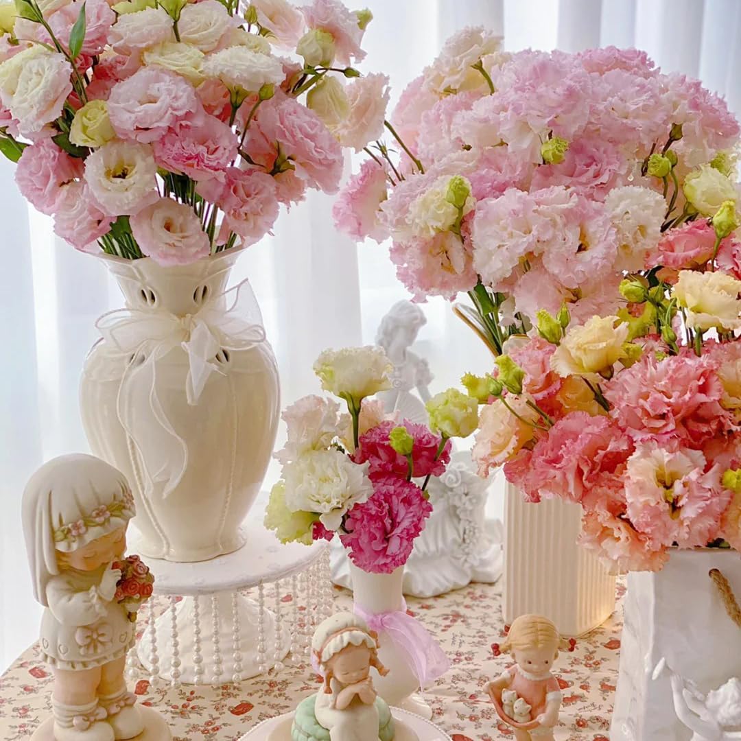 Cut flowers from Mixrug lisianthus ready for bouquets.