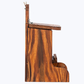 MIXUMON wooden-squirrel-feeder-garden-setup fits any outdoor space.