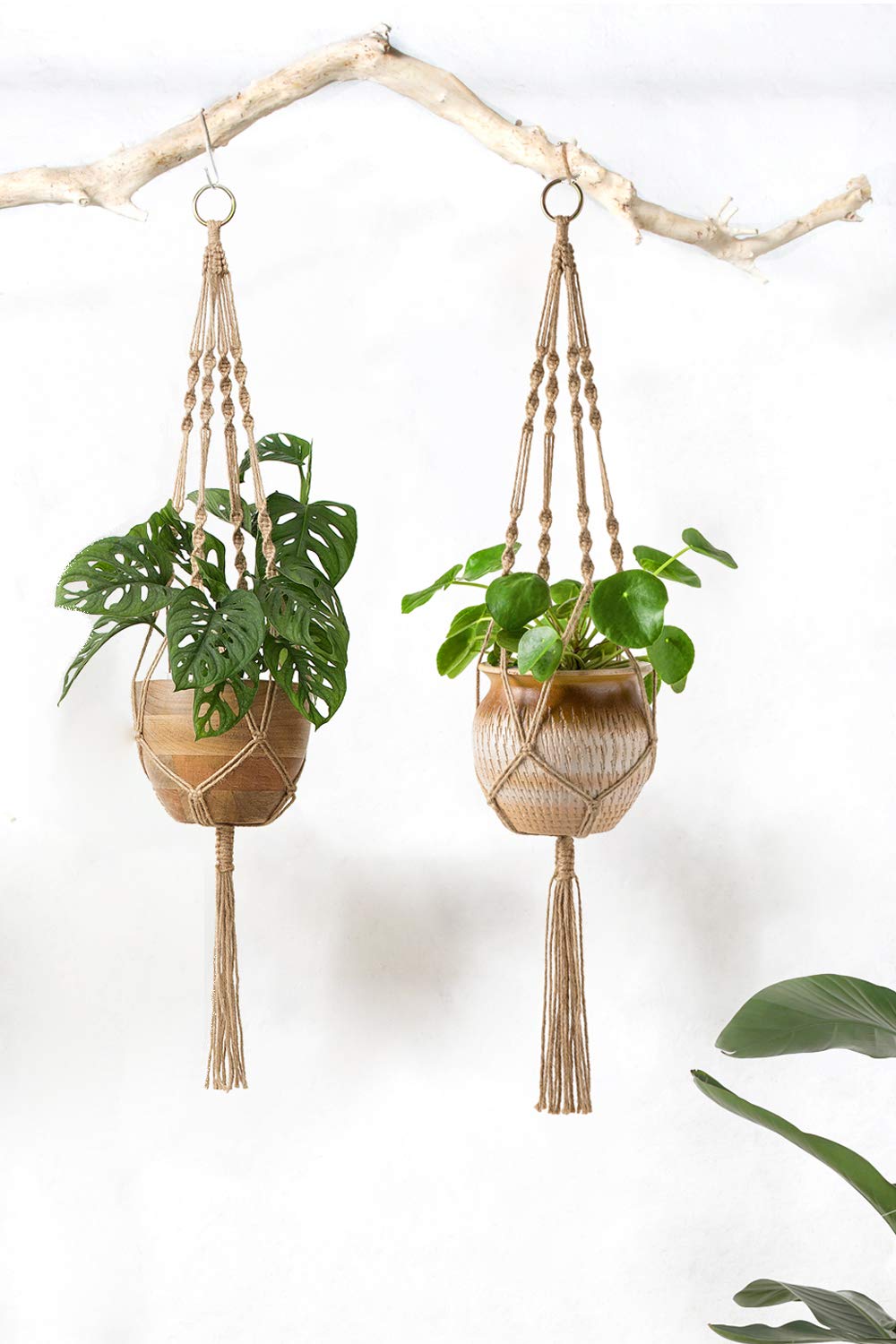 Mkono 4-leg macrame hanging hanger for stable planter display.