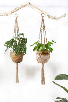 Mkono 4-leg macrame hanging hanger for stable planter display.