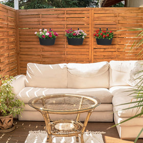Mkono easy-installation design helps quick setup on porch or deck.