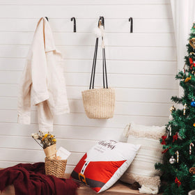 Mkono string lights hook enables cozy outdoor ambience.