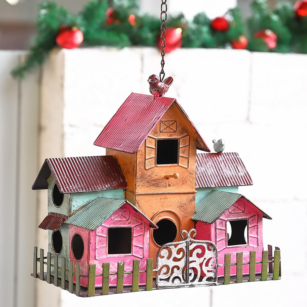 MOCOME large outdoor bird house with five compartments for safe nesting.