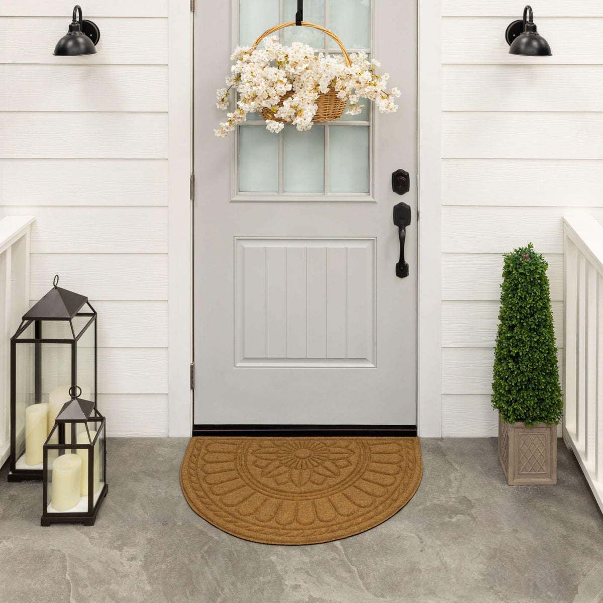 Mohawk Home dynamic-design entryway doormat traps dirt at the doorstep.
