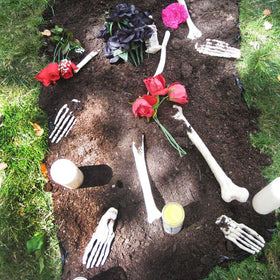 MOKRY PARTY skeleton bone bundle for flexible seasonal decorating options.