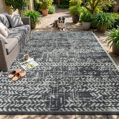 MontVoo Outdoor Rug 9x12 close-up weave shows textured plastic straw for durable outdoor use.