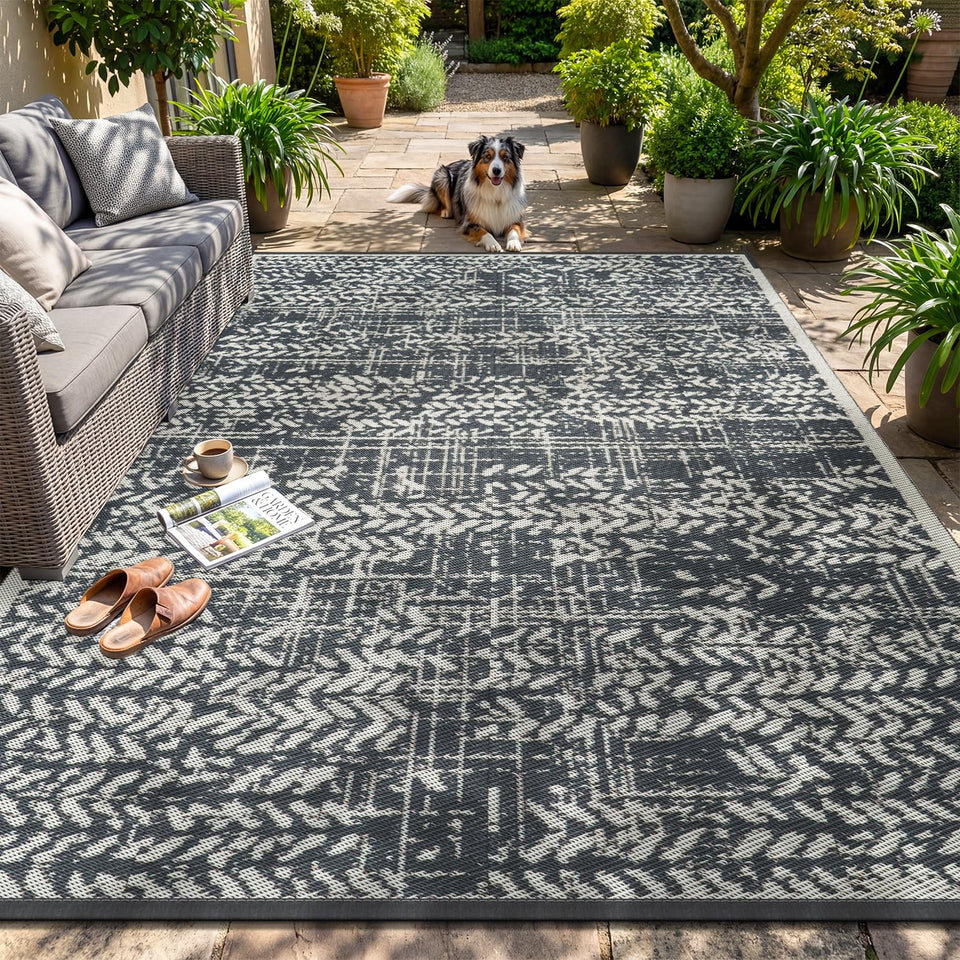 MontVoo Outdoor Rug 9x12 close-up weave shows textured plastic straw for durable outdoor use.