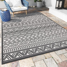 MontVoo outdoor rug 9x12 flatweave texture enhances patio comfort and style.