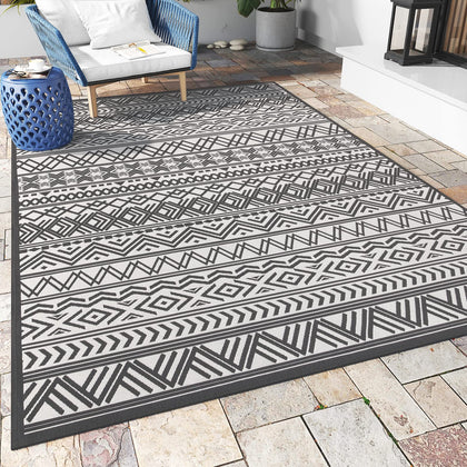 MontVoo outdoor rug 9x12 flatweave texture enhances patio comfort and style.