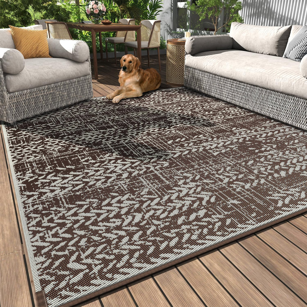MontVoo outdoor rug close-up straw texture highlights breathable, cushioned surface.