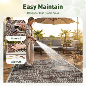 MontVoo rug includes lightweight bag and stakes for stability.