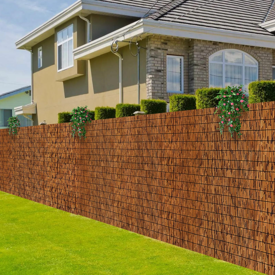 MOOKNAT reed fence in brown adds outdoor privacy instantly.