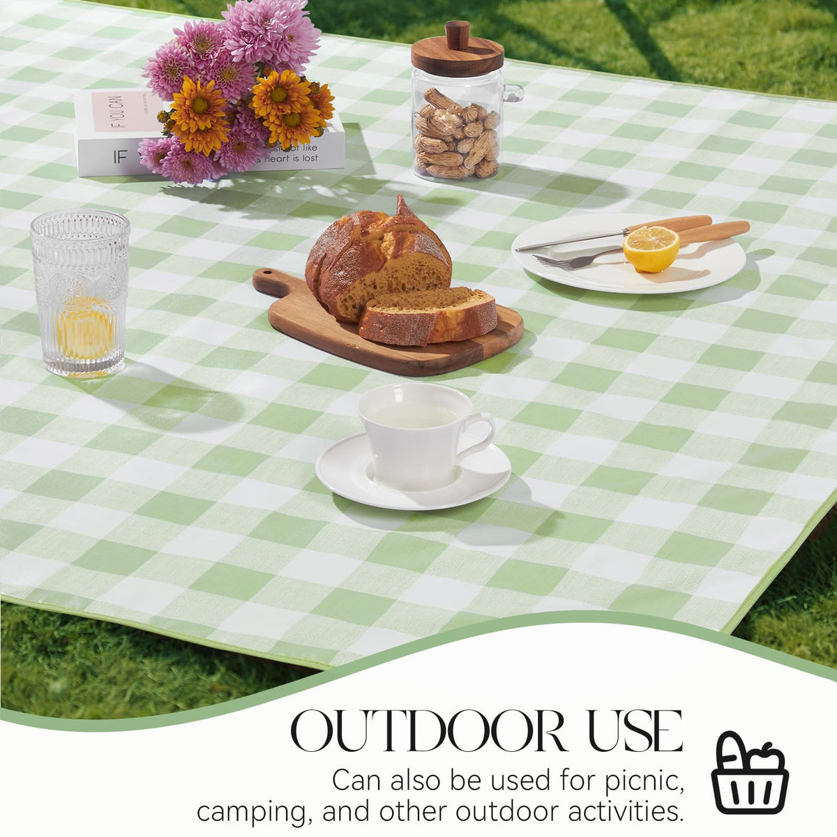 MOSAYT camping table protected by vinyl tablecloth