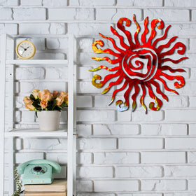 Moxweyeni sun decor complements courtyards and bedrooms with playful, vibrant color