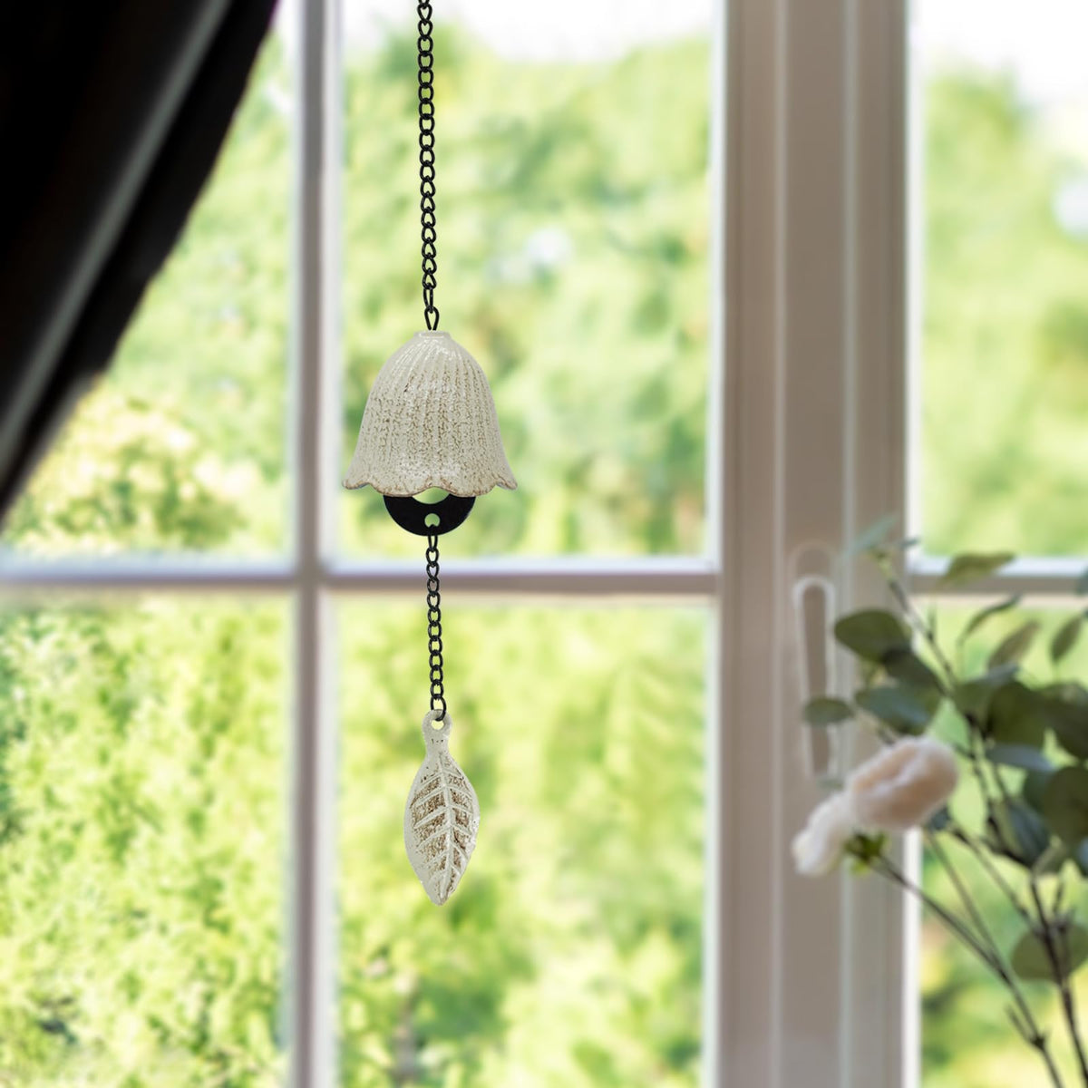 MrMrKura outdoor wind bell decor enhances entryways and gardens with elegant design.