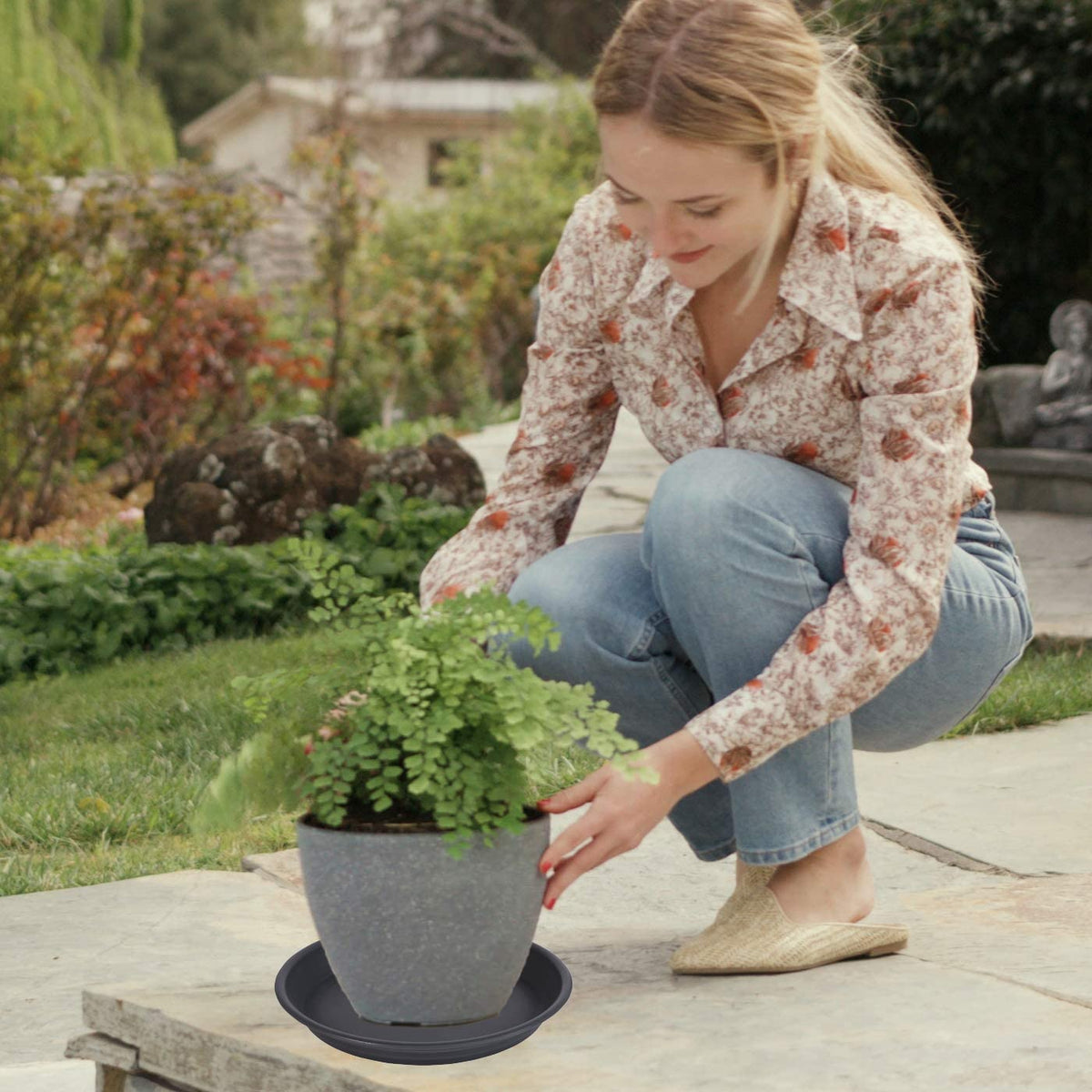 MSKIAUO diverse saucer collection helps customize garden or terrace settings.