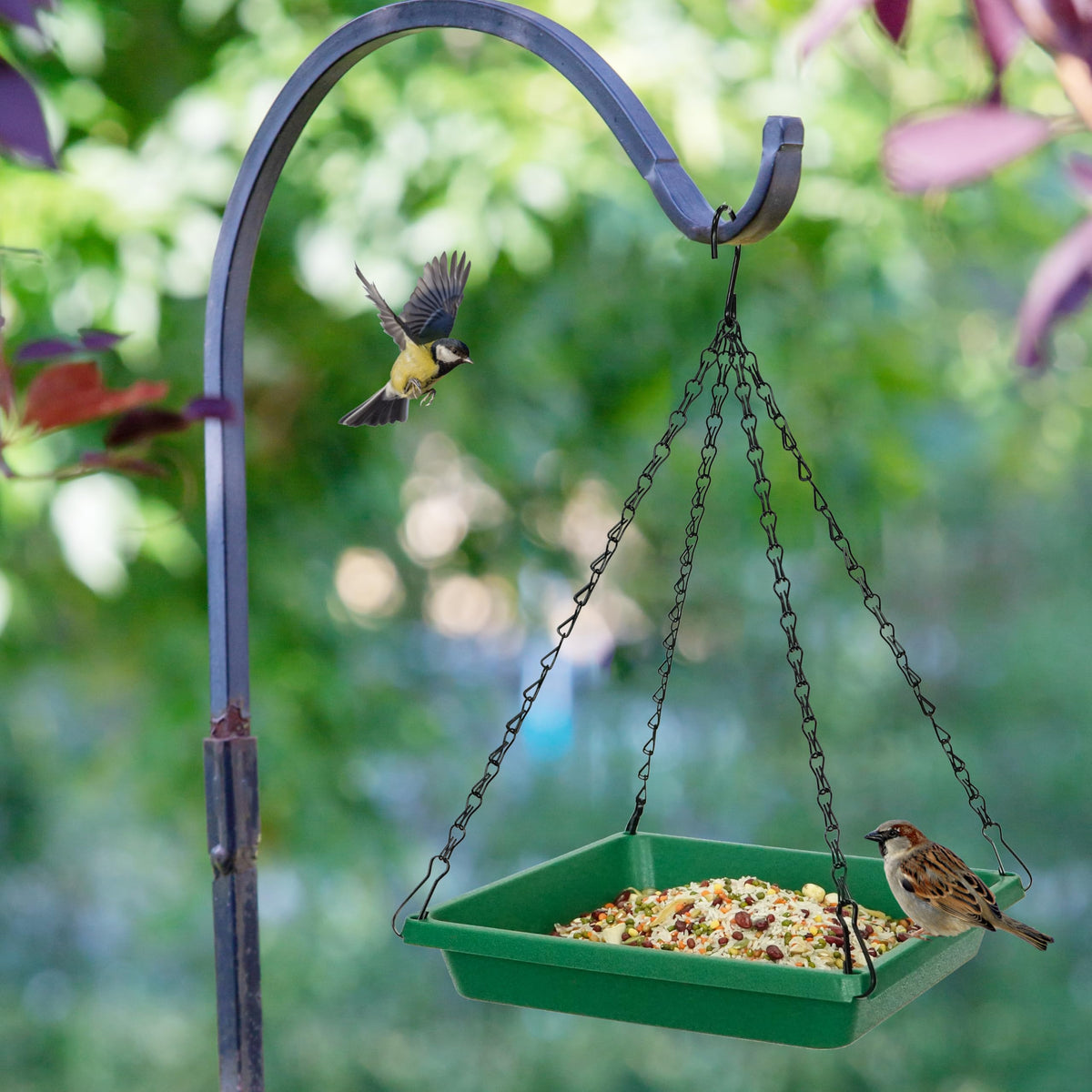 MSKIAUO easy-hang design fits branches or shepherd hooks for quick setup.