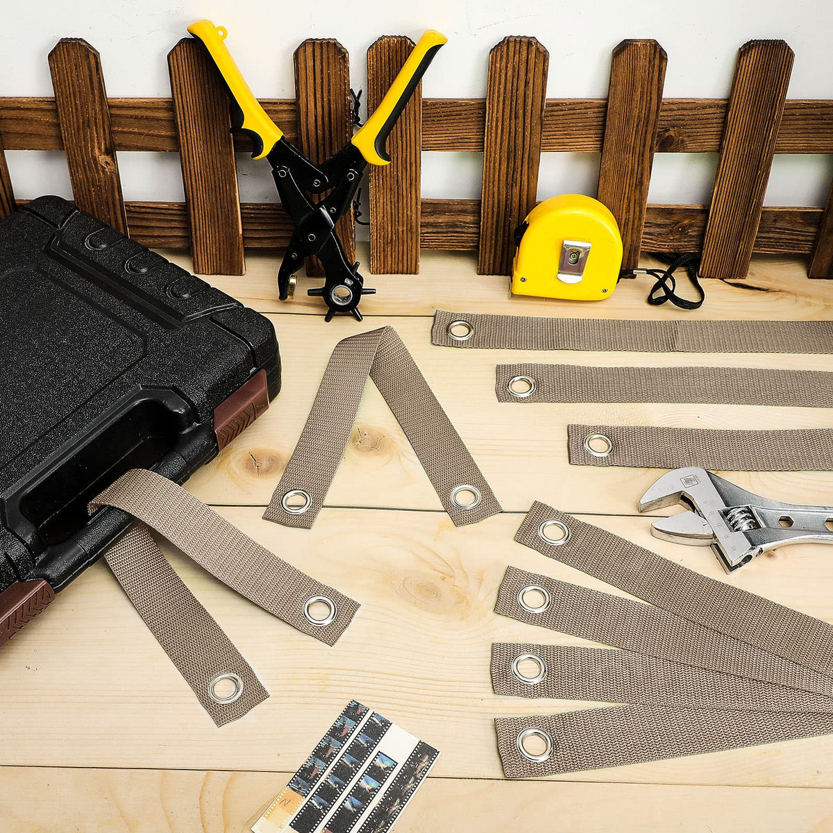 MTLEE iron grommets resist rust, ensuring sturdy ties through seasons.