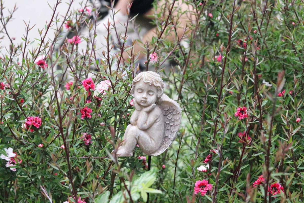MUAMAX hand-cast angel figurine in designer resin stays bright in sun and rain.