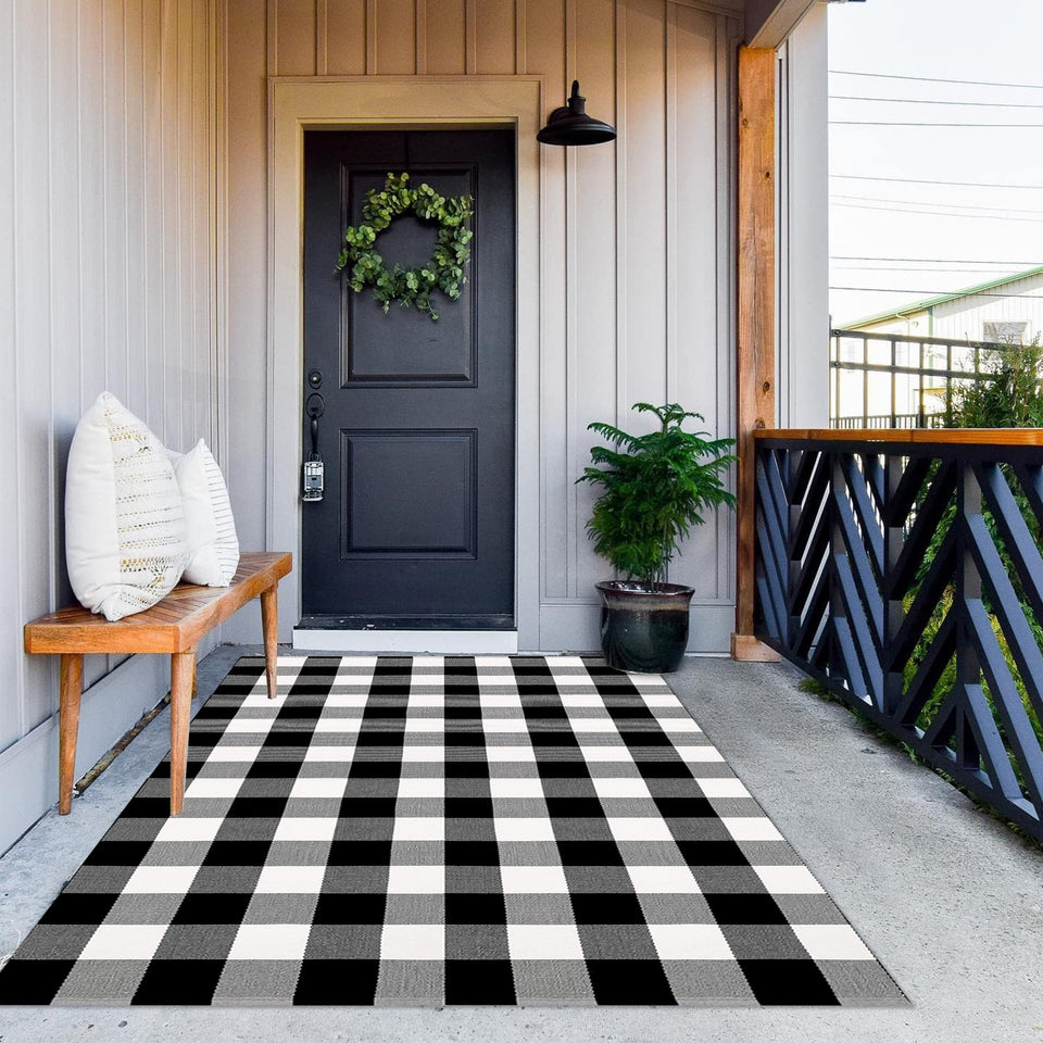 MUBIN cotton buffalo plaid rug in outdoor style adds timeless charm.