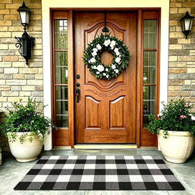 MUBIN buffalo plaid cotton rug at the front door adds durable warmth
