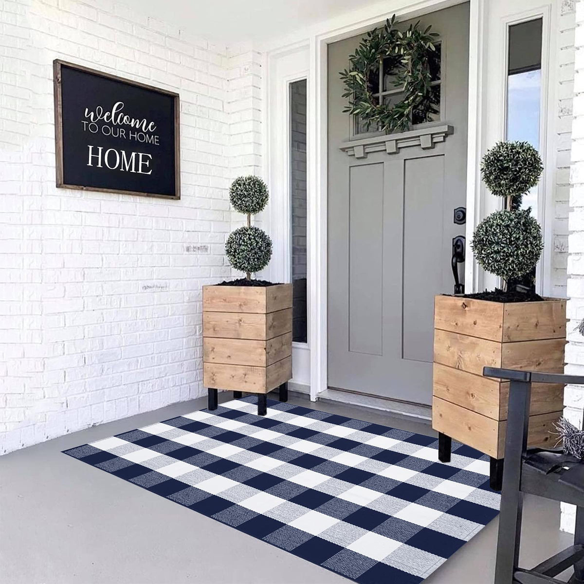 MUBIN buffalo plaid rug on patio for busy outdoor foot traffic