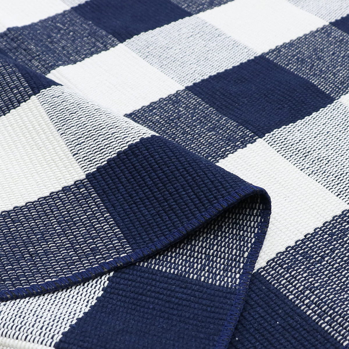 MUBIN hello mat pairing enhances entryway decor for a cohesive look.