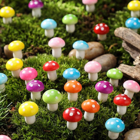 Mudder mushroom figures ideal for dollhouses and mini scenes