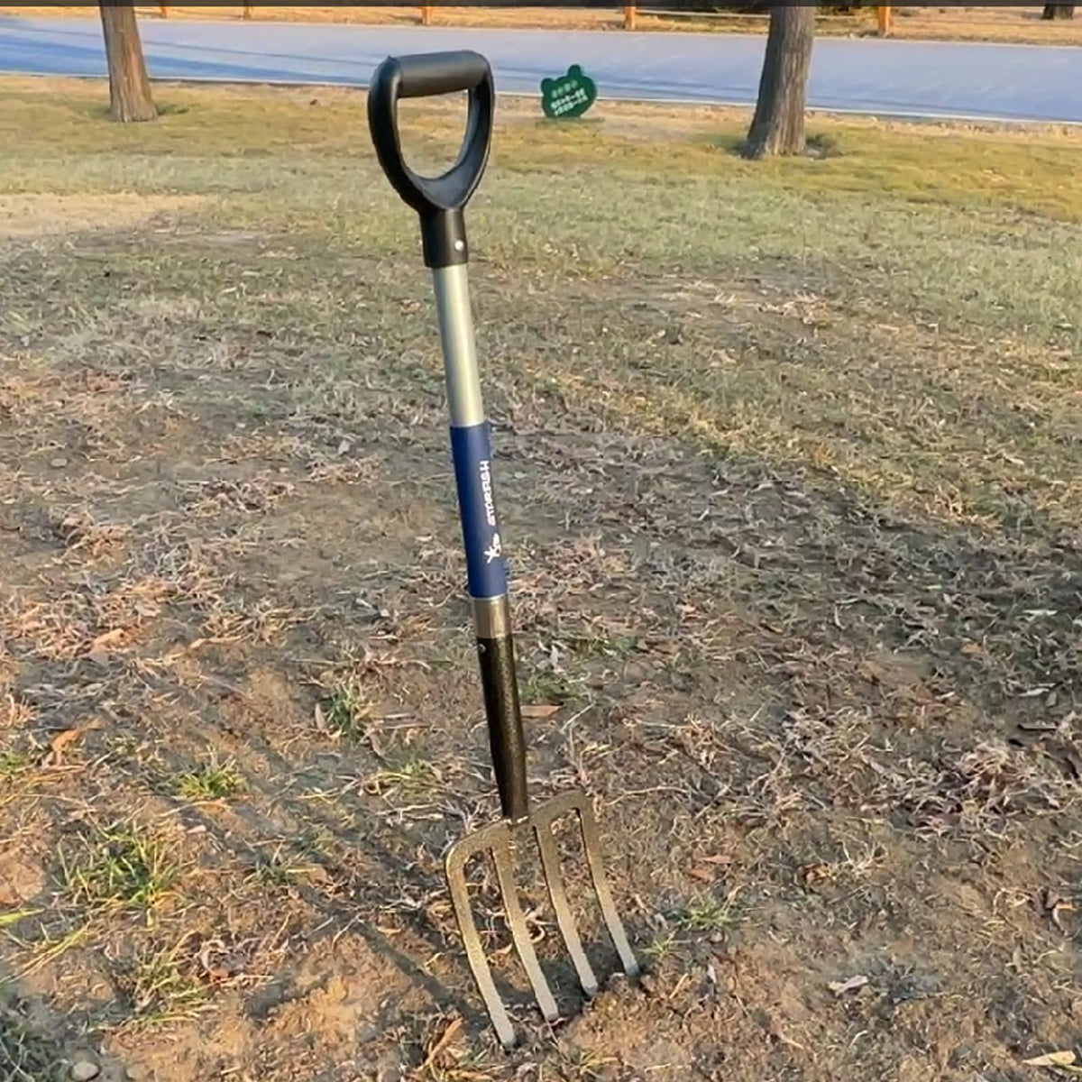 Mujocooker heavy-duty garden tool for demanding tasks.