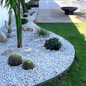 Mulctun rocks are ideal for aquarium substrates and decorative aquatic setups.