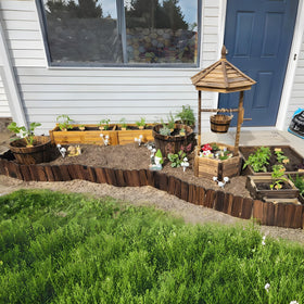 Mulctun wood garden edging arranged for curved borders demonstrating versatility.