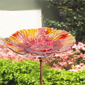 MUMTOP red birdbath adds vibrant color to garden spaces.