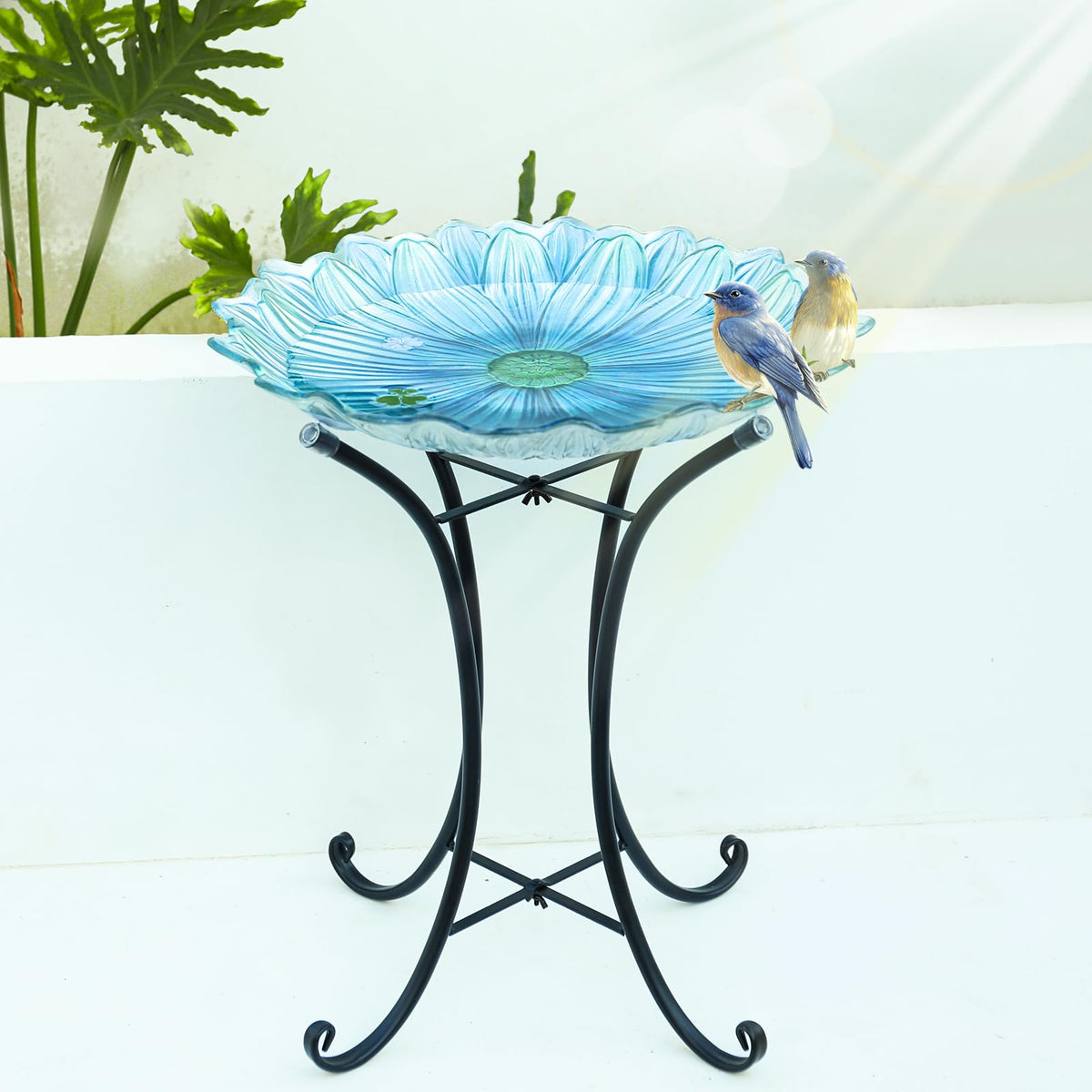 MUMTOP close-up of the glass bowl shows durable blue color and flower motifs