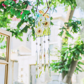 Vivid glass pieces create eye-catching, mood-enhancing garden accents