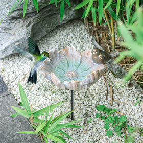 MUMTOP yard gift for garden lovers and birdwatchers.
