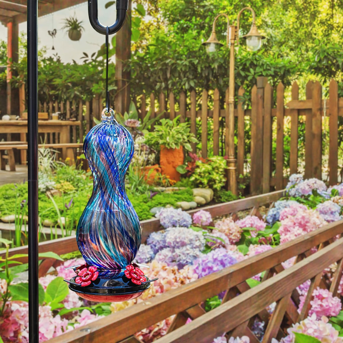 Muse Garden includes hooks, rope, and brush for convenient hanging and cleaning.