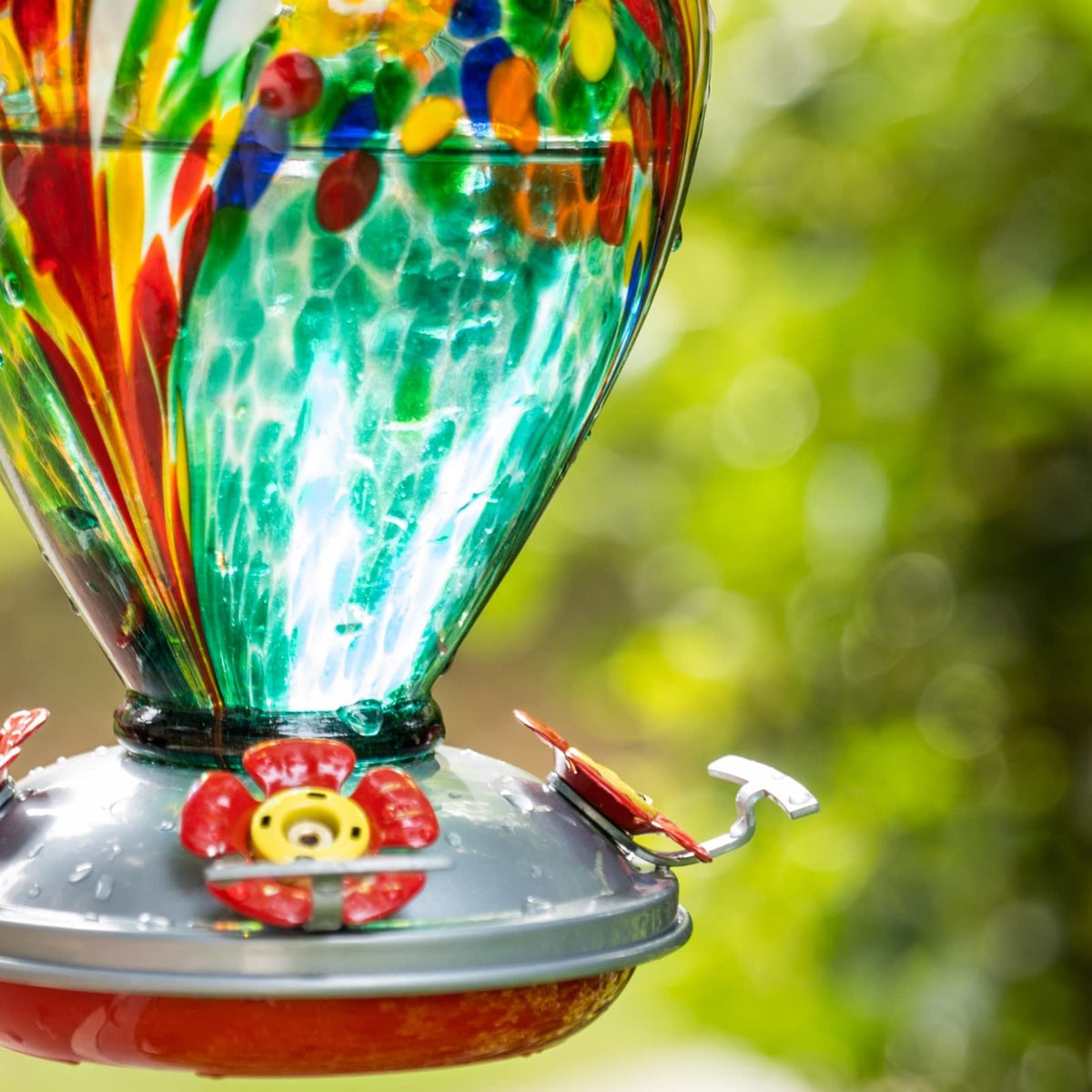 Muse Garden ant guard base helps nectar stay clean for birds.