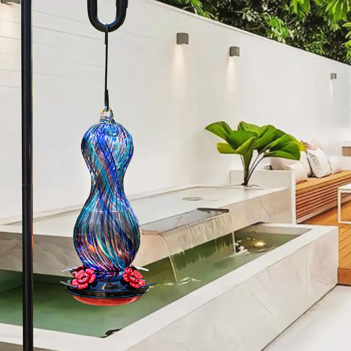 Muse Garden feeder makes a thoughtful gift for bird lovers and garden enthusiasts.