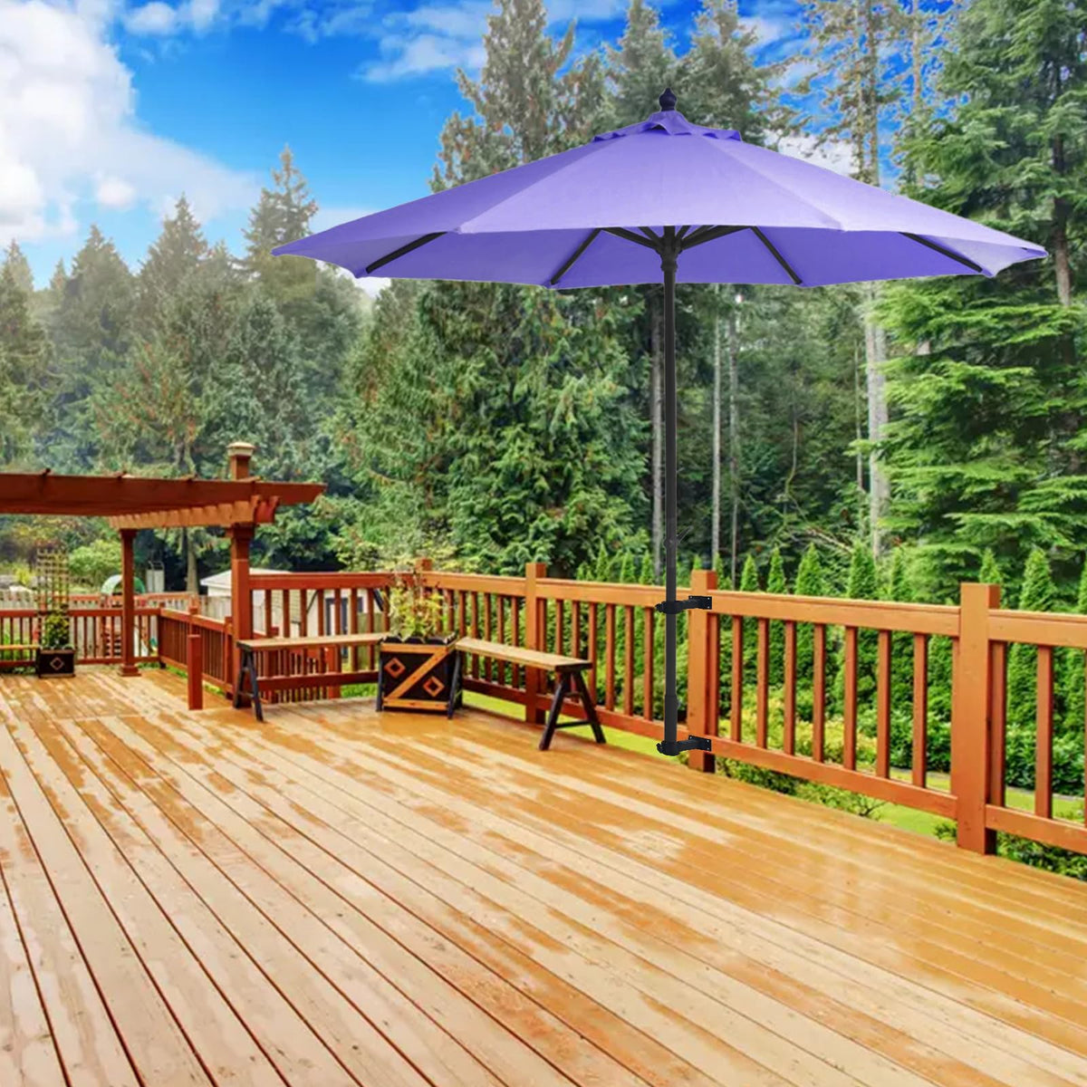 MY RUSTIC space-saving solution creates shade without a heavy base.