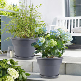 Myfeegoin rolled-rim pot is easy to move and handle.