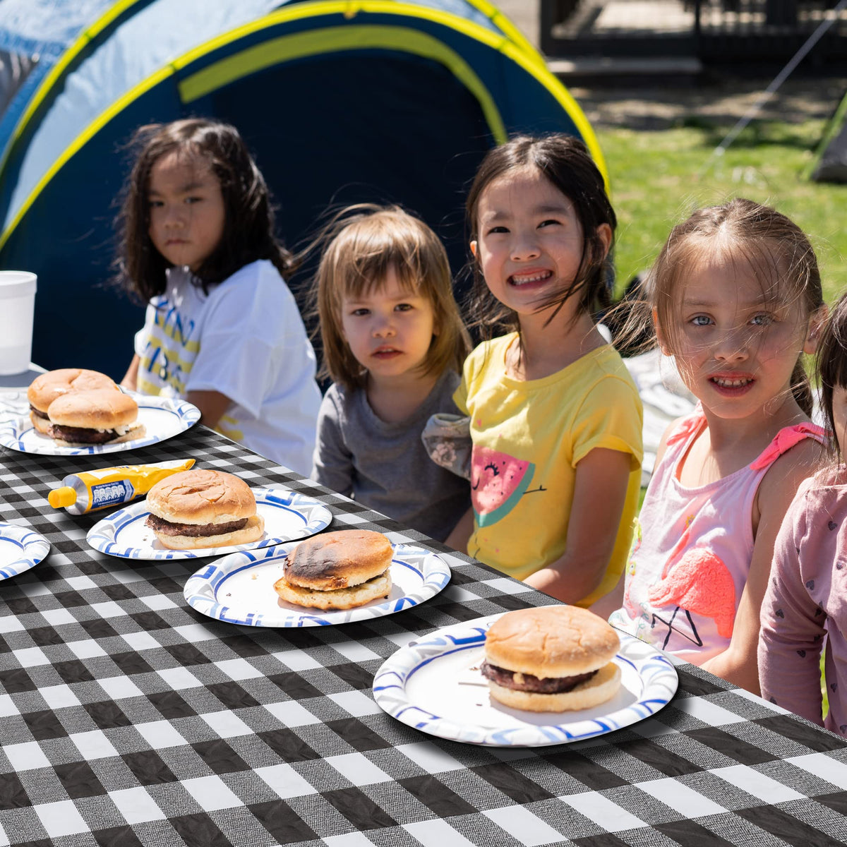 Nanaborn PVC camping table cover cleans quickly after meals