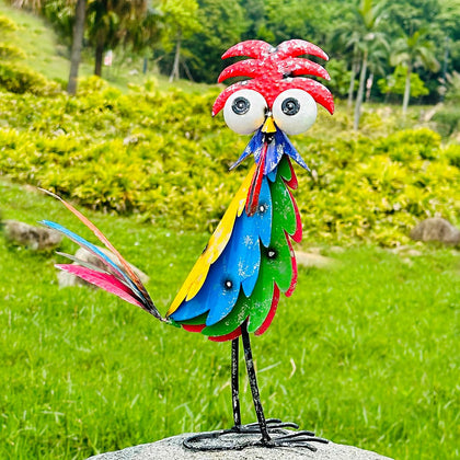 Natelf outdoor wacky metal rooster yard statue adds vibrant curb appeal to your garden.