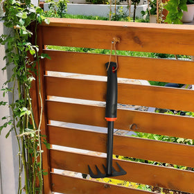 NATURACAVE garden gift set provides a complete, practical tool for holidays and birthdays