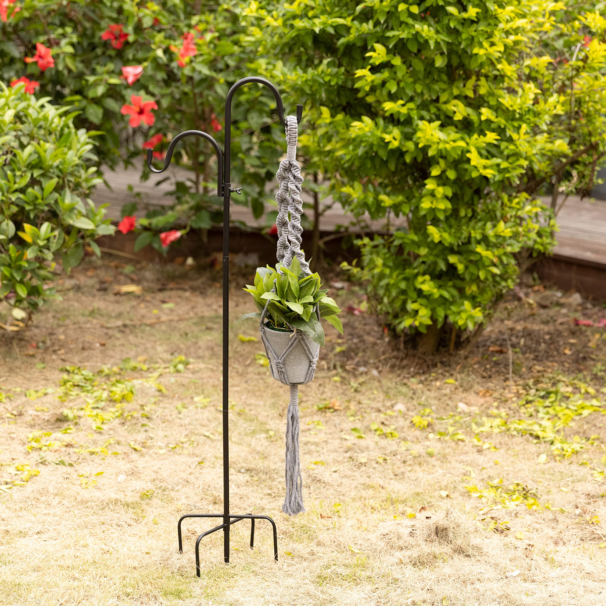 Navaris Shepherd Hook with swivelling second hook for adjustable hanging angles.